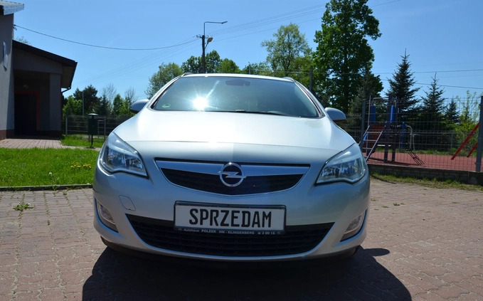 Opel Astra cena 26900 przebieg: 183000, rok produkcji 2012 z Przysucha małe 254